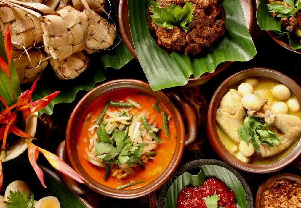 Menjelajah Dunia Melalui Lidah Manfaat Mencoba Makanan Lokal Bagi Pengalaman Wisata Yang Tak Terlupakan