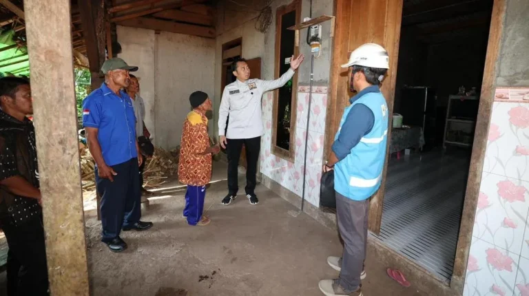 Ibas Tinjau Bantuan Listrik Di Pelosok Trenggalek Ini Hak Warga Negara